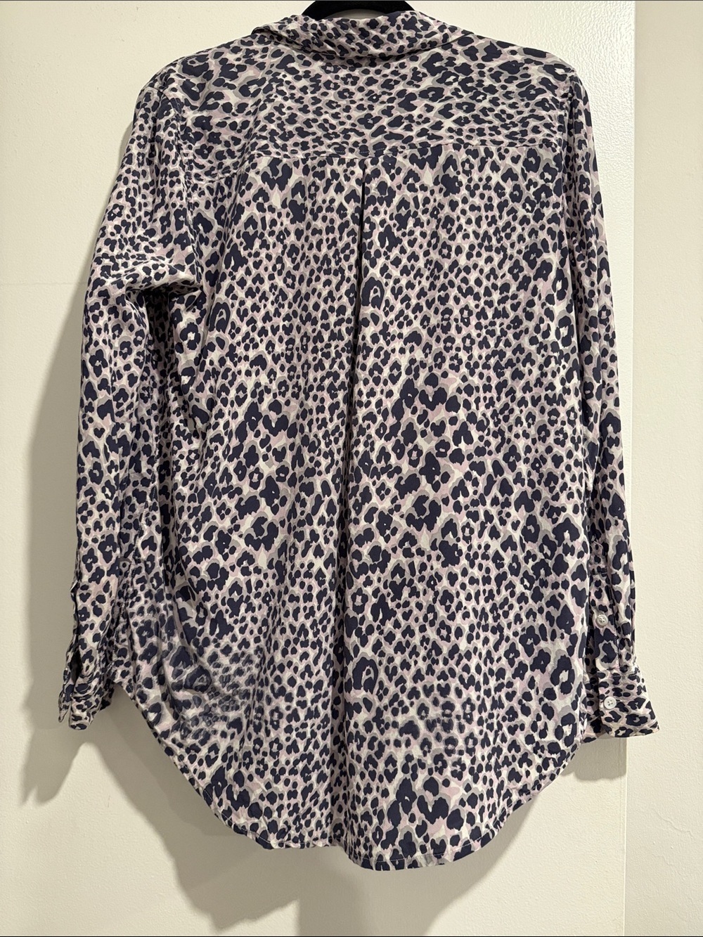EQUIPMENT Essential Leopard Print 💯 Silk Blouse Shirt Purple Size L EUC - Picture 3 of 7